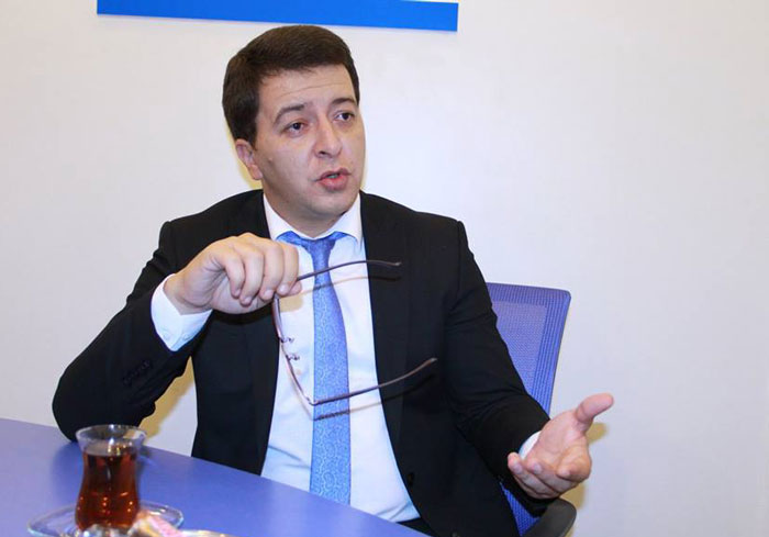 Deputat parlamentdə 