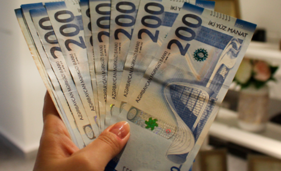 Azərbaycanda bu şəxslərin maaşlarında artım olacaq - RƏSMİ