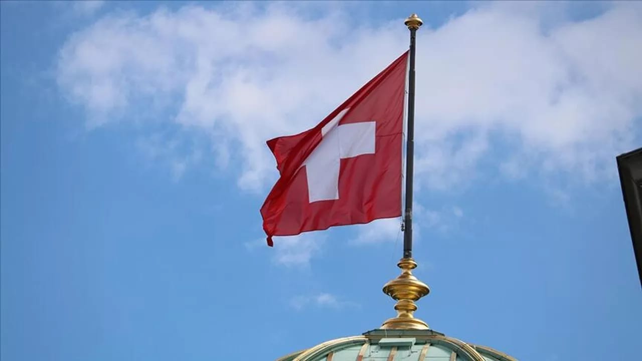 İsveçrə Milli Bankı faiz dərəcələrini artırdı