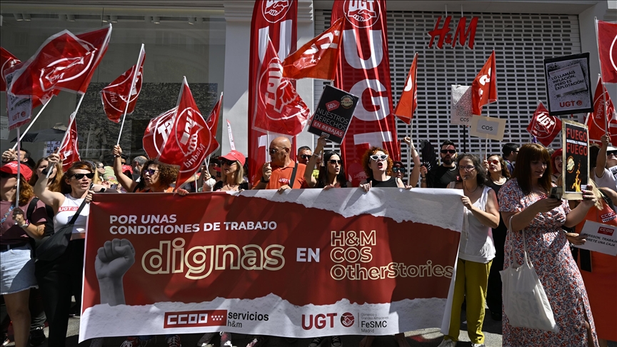 İspaniyada 4000 mağaza işçisi maaşlarının artırılması tələbi ilə tətilə başlayıb