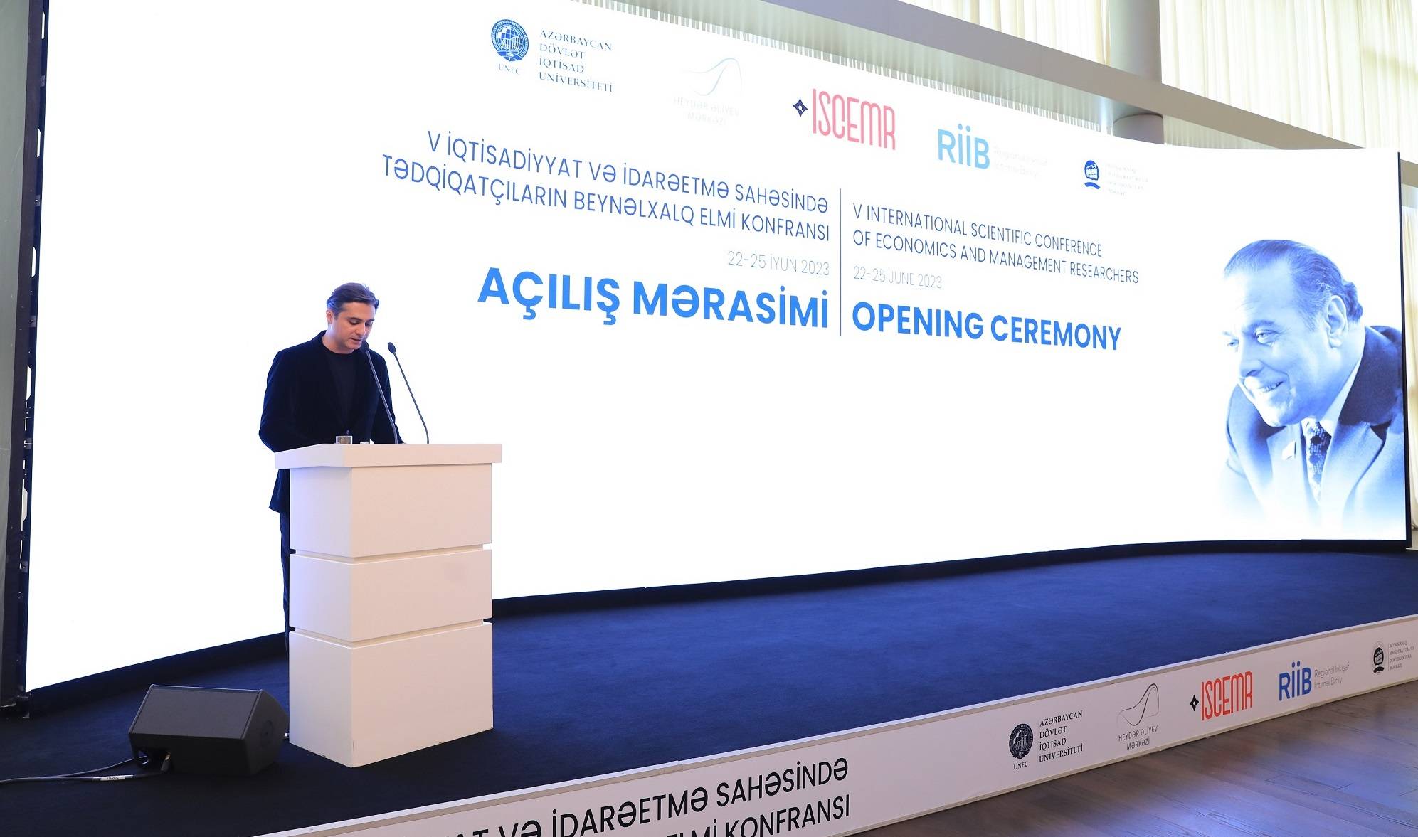 V İqtisadiyyat və İdarəetmə Sahəsində Tədqiqatçıların Beynəlxalq Elmi Konfransı keçirilir