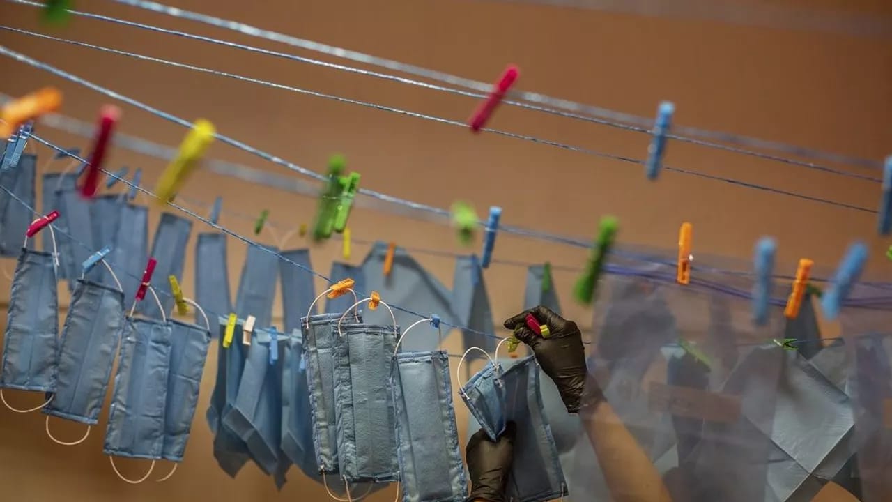 İspaniyada xəstəxana və apteklərdə maska taxmaq məcburiyyəti başa çatır