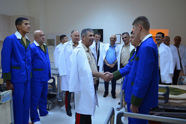 Zakir Həsənov hərbi hospitalı ziyarət edib - FOTO/VİDEO