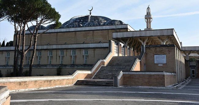 İtaliyadakı müsəlmanlarla bağlı reaksiyalara səbəb olan qərar verilib