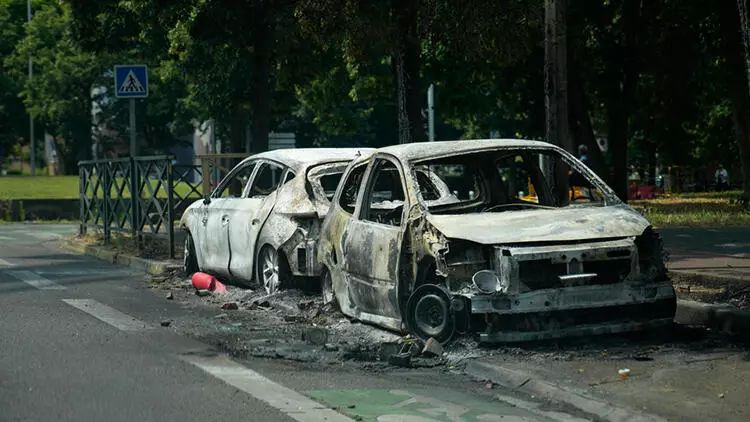 Parisdə polisin 17 yaşlı gənci öldürməsindən sonra etirazlar başlayıb