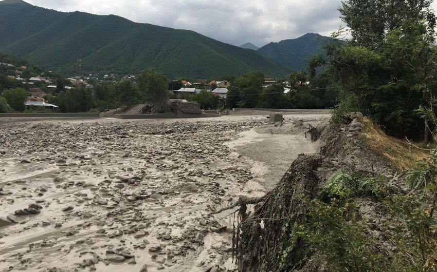 Qəbələdə selə görə təhlükəli vəziyyətdə qalan beş nəfər xilas edilib