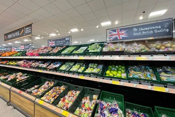 Marketdən brokoli aldı, içindən ilan çıxdı - FOTO