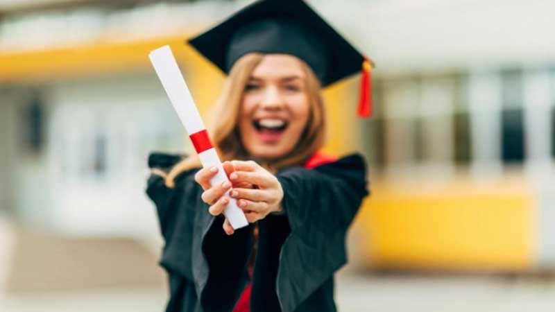 Ən çox saxta diplom bu institutda verilirmiş - Ekspert açıqladı