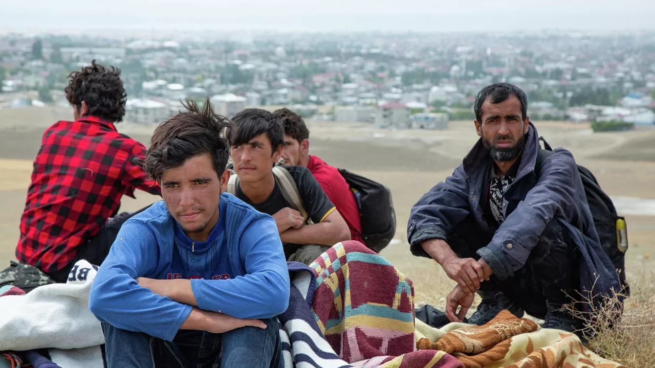 İran 18 minə yaxın qeyri-qanuni əfqan miqrantı deportasiya edib