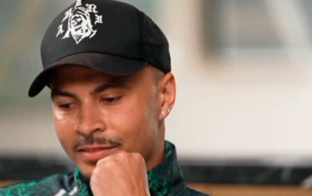 Məşhur futbolçu təcavüzə uğradığını deyib ağladı - Video