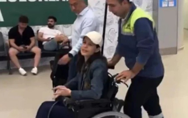 Beren Saat istirahətdən əlil arabasında qayıtdı - Video