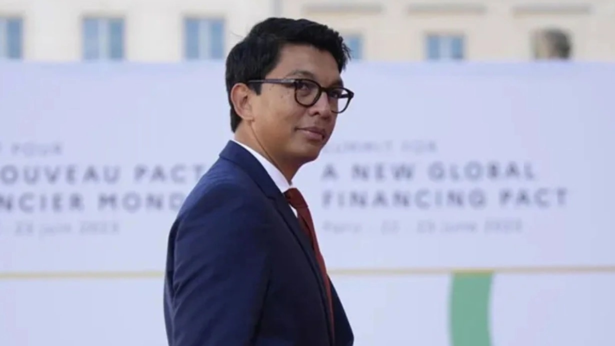 Madaqaskar prezidenti Fransa vətəndaşlığını qəbul edib