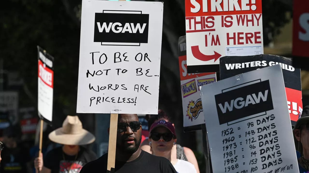 İngiltərə Hollivud tətilinə dəstək verib