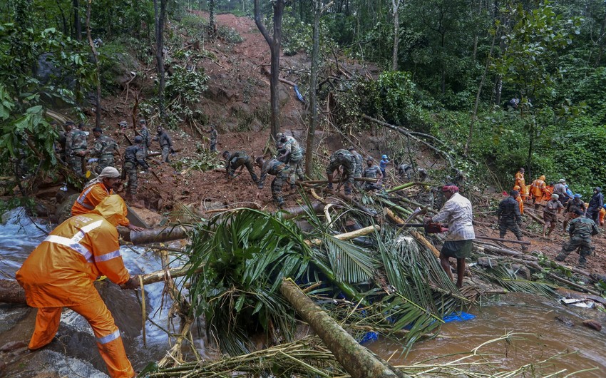 В Индии после схода оползня погибли не менее пяти человек