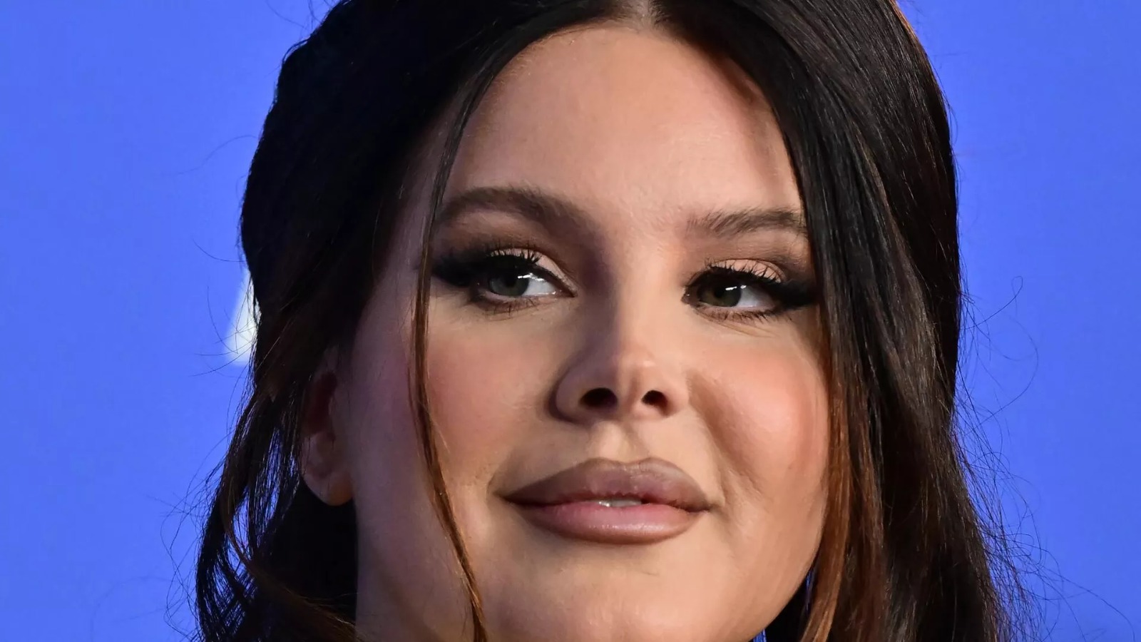 Amerikalı müğənni Lana Del Rey restoranda işləyərkən görüntülənib