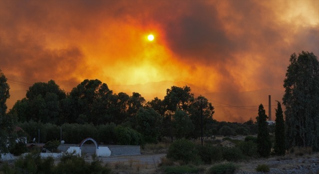 9 gündür alovlara təslim olan Rodosda fövqəladə vəziyyət elan edildi