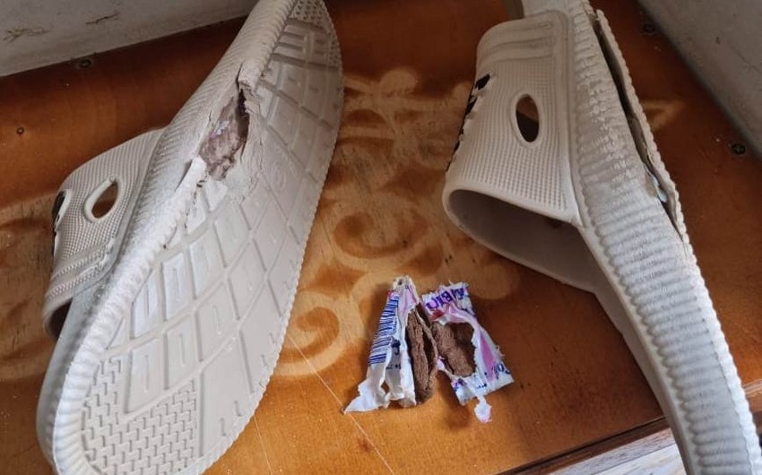 Həbsdə olan şəxsə sovqatın içərisində heroin keçirilməsinin qarşısı alınıb