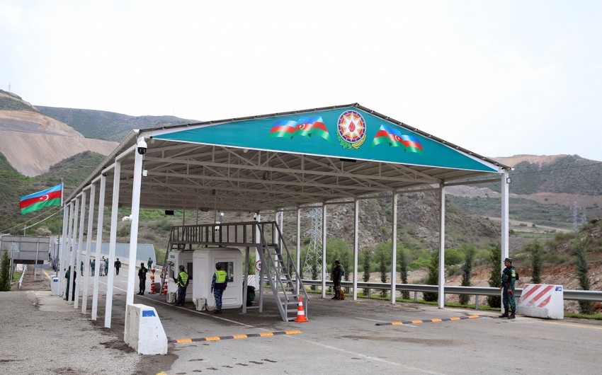 Qarabağın tibbi ehtiyacları olan erməni sakinləri Laçın sərhəd-buraxılış məntəqəsindən Ermənistana keçiblər