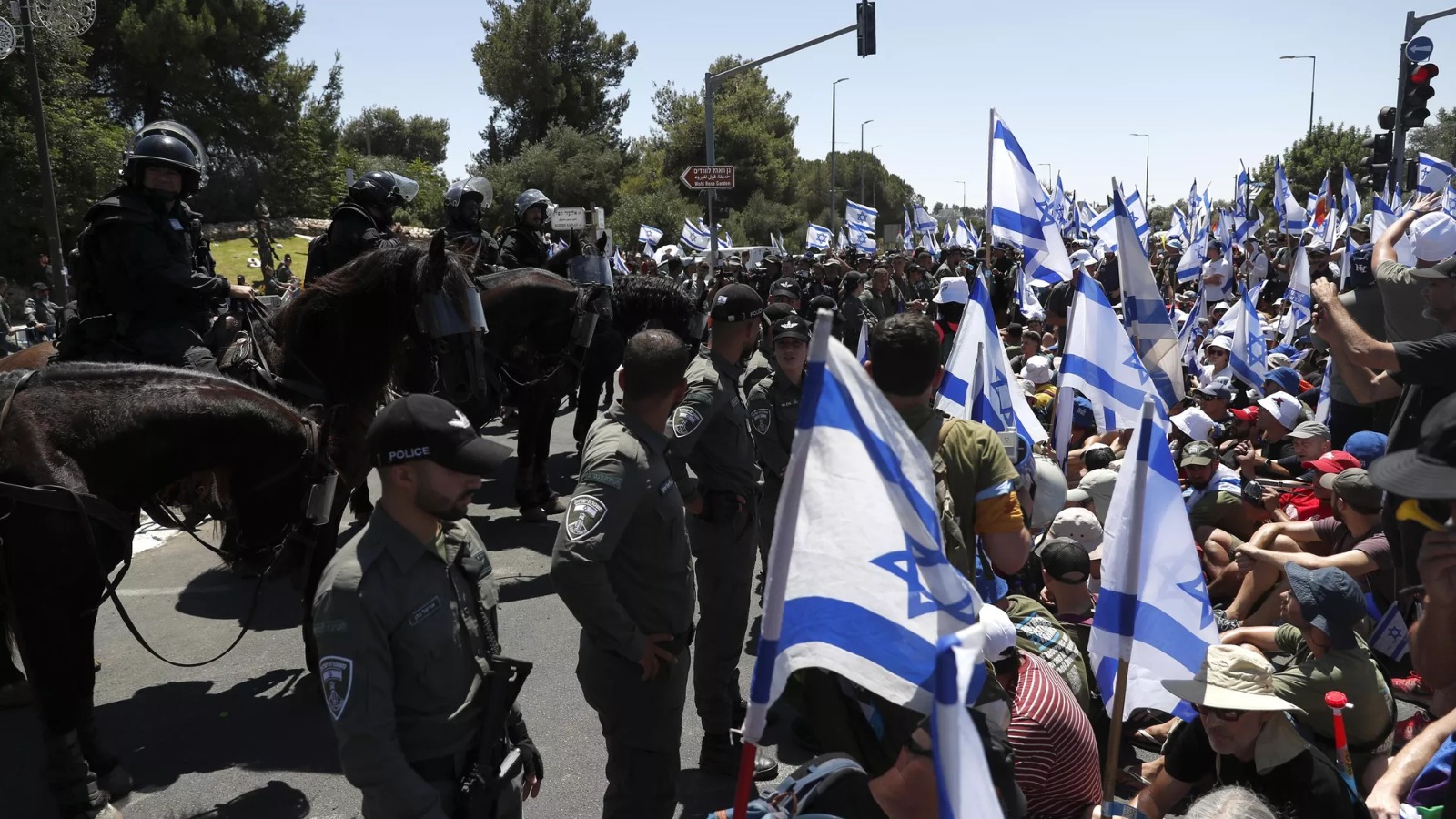 İsraildə 830 hərbçi məhkəmə islahatlarına etiraz etmək üçün istefa verib