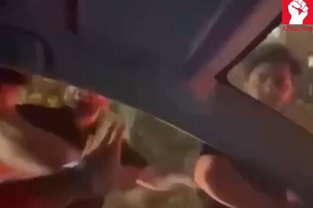 Tehranda repressiv qüvvələr bir ailəyə hücum ediblər - VİDEO