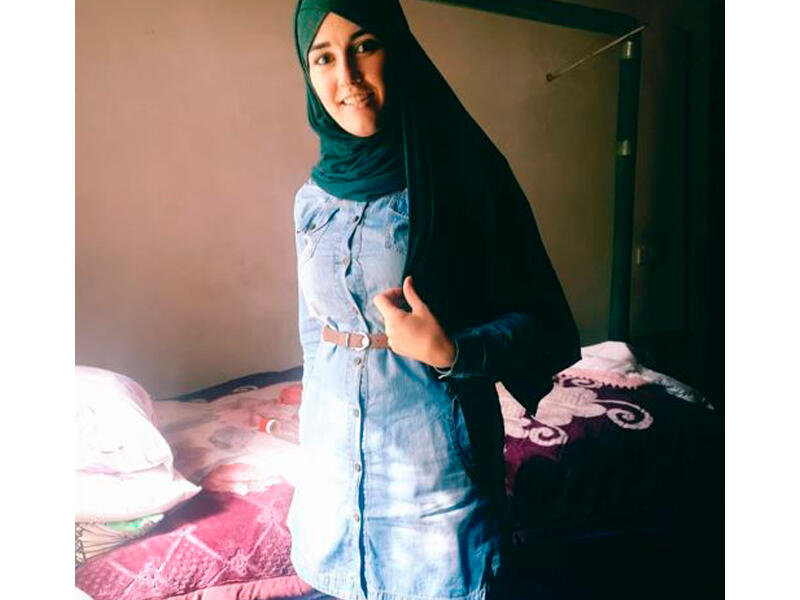 Azərbaycanda ər əməliyyat üçün göndərdiyi arvadını xəstəxanada mühafizəçi ilə öpüşərkən tutdu - FOTO