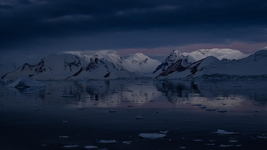 Argentina ölçüsündə dəniz buzları Antarktidada əriyib