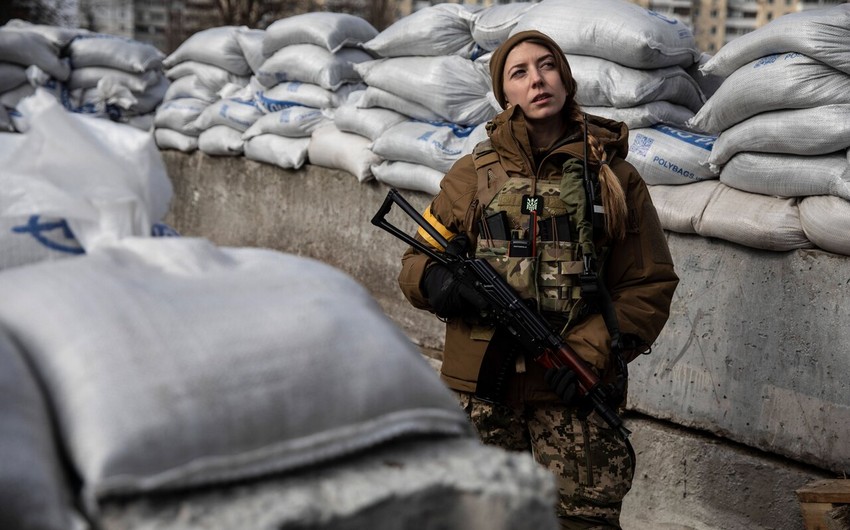 Ukrayna müharibəsində döyüşən qadınların sayı açıqlanıb
