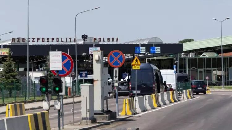 Polşada sərhədi keçən ukraynalıların sayı 14 milyonu keçib
