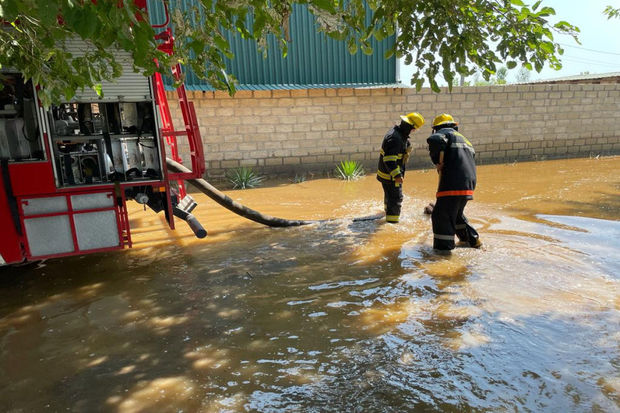 Bərdədə su basmış ərazilərdən suyun çəkilərək kənarlaşdırılması sona çatıb