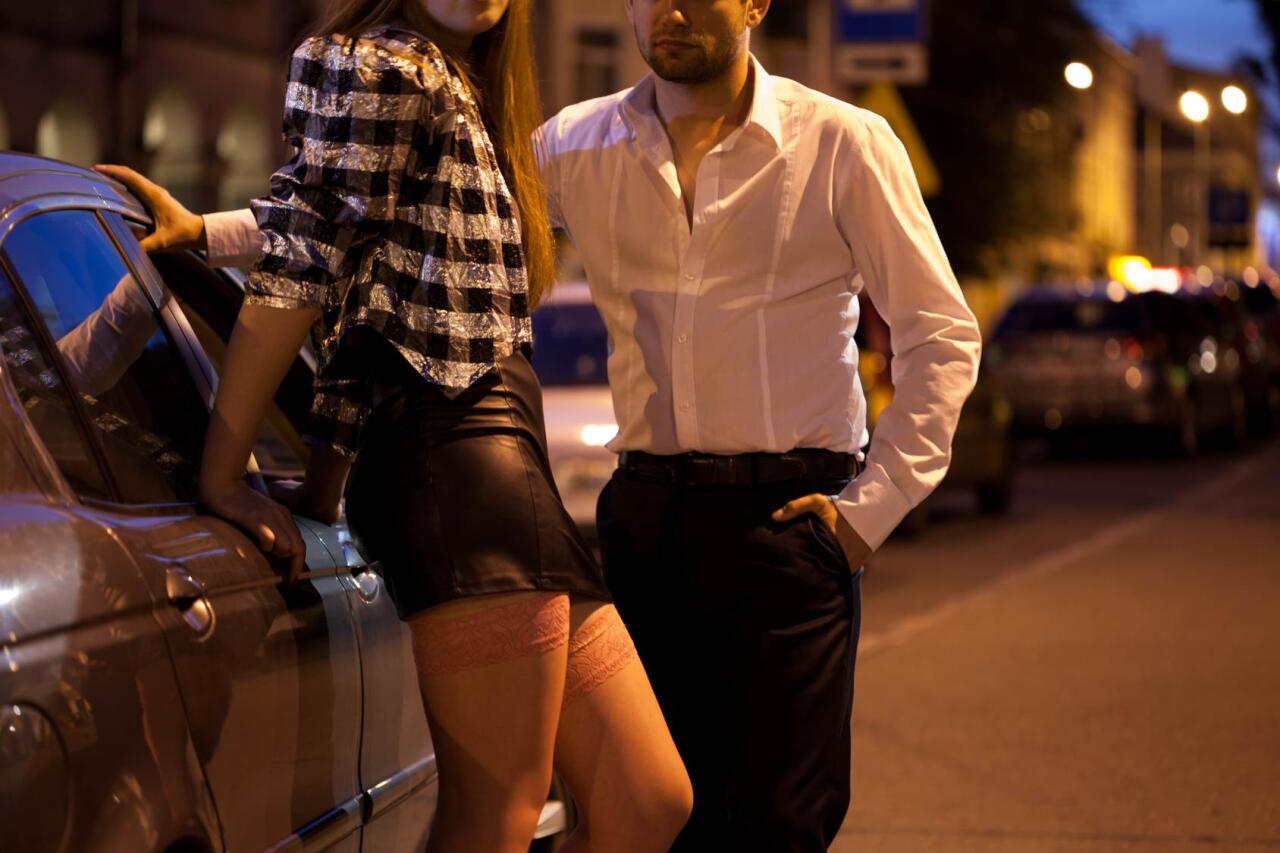 Kişi arvadını başqası ilə danışmaqda ittiham etdi: 