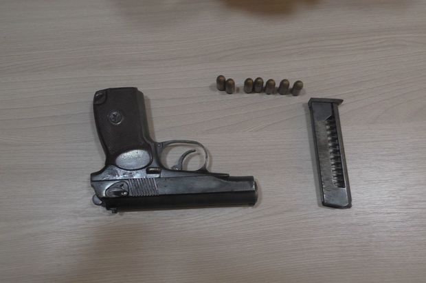 Şəmkirdə qanunsuz olaraq odlu silah saxlayan şəxslər saxlanılıblar - FOTO