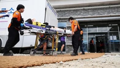 Cənubi Koreyada bıçaqlı hücum: 14 yaralı var