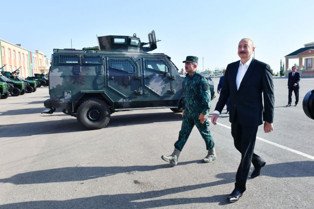 Prezident “Qazax” Əlahiddə Sərhəd Diviziyasının qarnizon kompleksində yaradılan şəraitlə tanış olub - FOTO