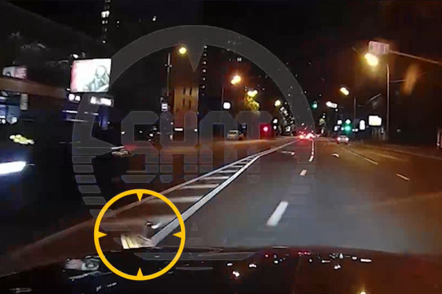 Moskvada sürücü öz avtomobili ilə PUA-nı vurdu - FOTO/VİDEO