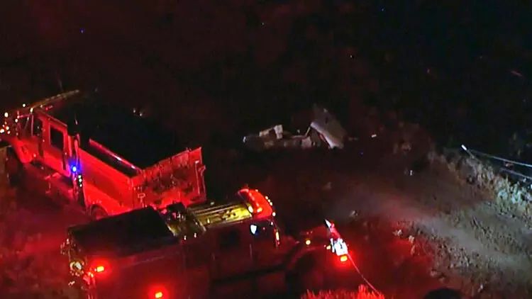 Yanğınsöndürən helikopterlər toqquşub: 3 ÖLÜ