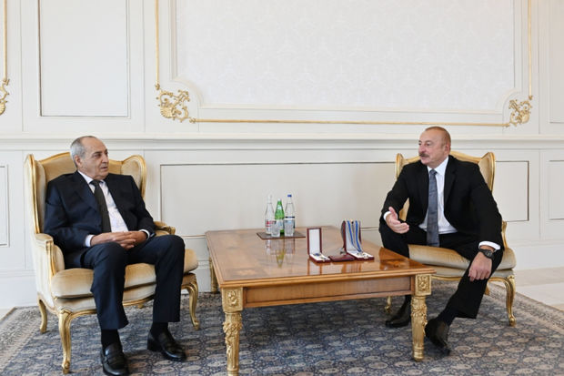 Prezident İlham Əliyev Rasim Balayevə “İstiqlal” ordenini təqdim edib - YENİLƏNİB + FOTO