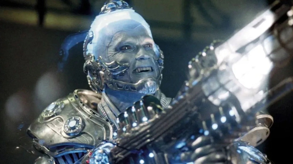 Bir atışla hədəfini donduran silah ixtira edildi