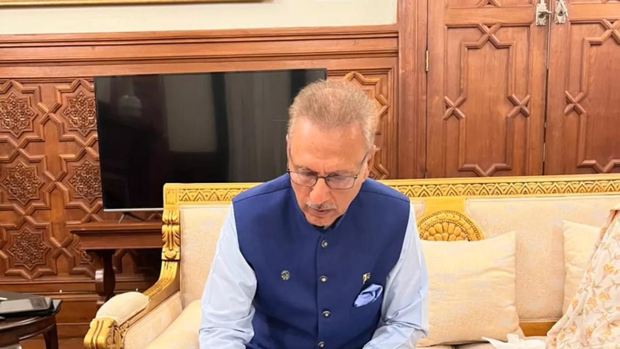 Pakistanda parlament seçkilər öncəsi buraxılıb