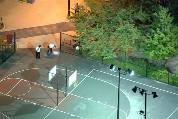 Filadelfiyada idman meydançasında gənclərə atəş açılıb, ölənlər var