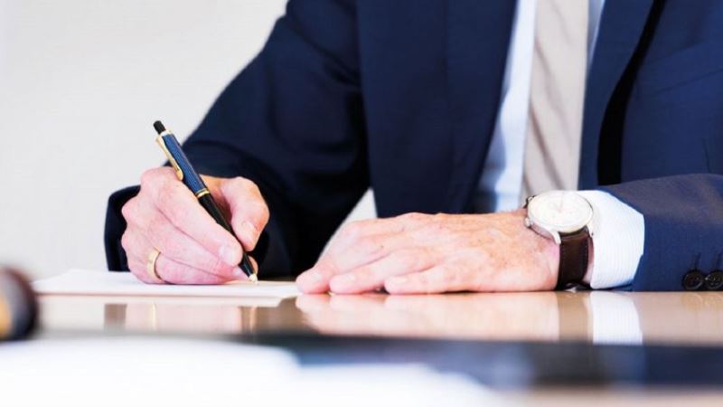 İcra başçısı rəisi işdən çıxardı