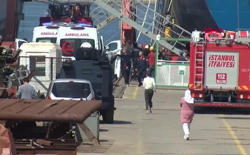 İstanbulda gəmidə partlayış olub, ölən var