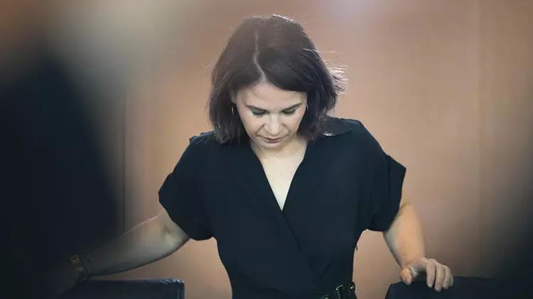 Alman hökumətinin təyyarəsi qəzaya uğradı