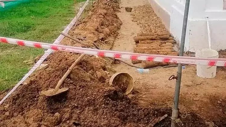 Məktəbin həyətində minlərlə partlamamış hərbi sursat tapılıb