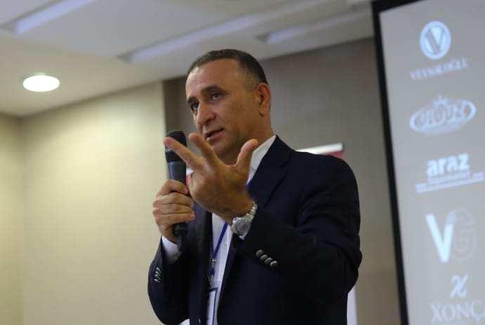 “Veysəloğlu”nun fəhləsindən Aydın Talıbova müraciət: “İşdə dedilər ki, səni toyuq kimi yolarıq”+Video