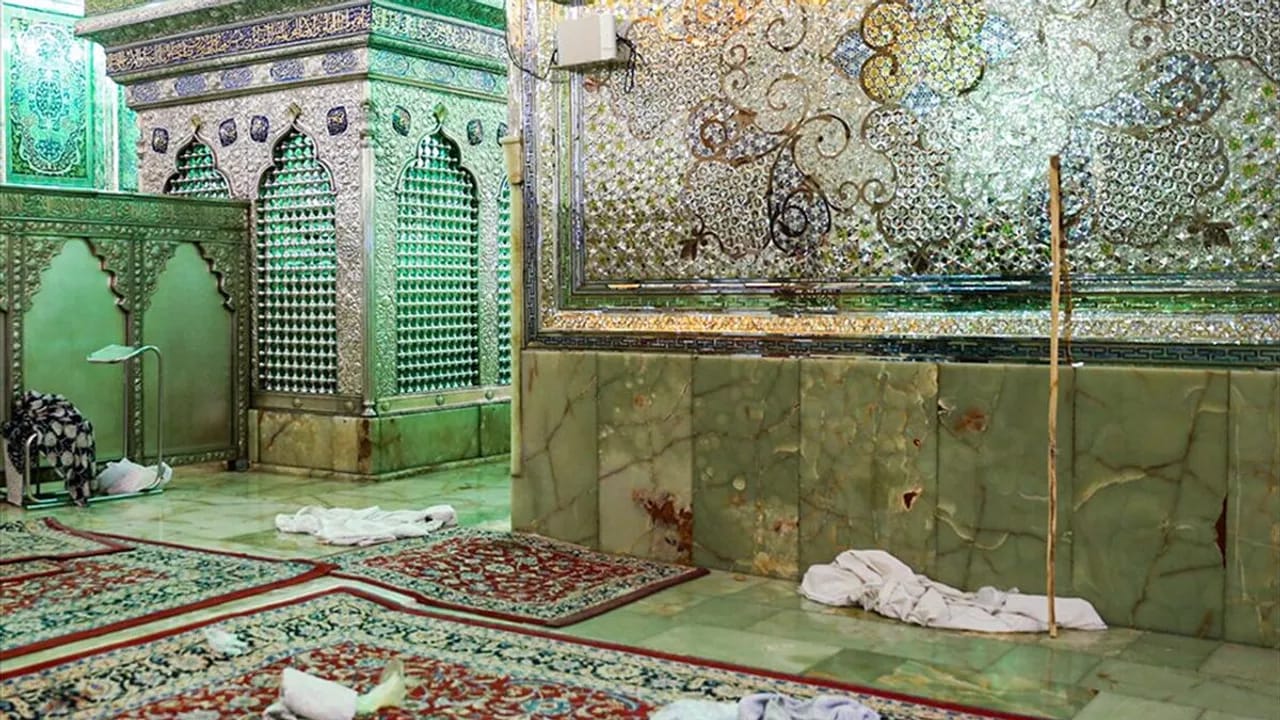 İranda türbəyə hücum: Daxili işlər nazirinin müavini vəzifəsindən azad edildi 4 şübhəli isə həbs EDİLDİ 