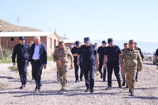 Kamran Əliyev Kəlbəcər və Laçına səfər edib, hərbçilərlə görüşüb - FOTO