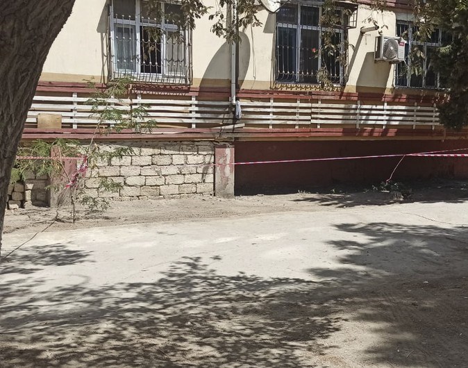 Sumqayıt sakini 8-ci mərtəbədən yıxılaraq ölüb