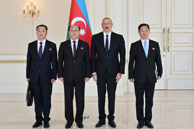 İlham Əliyev KXDR-in Azərbaycana yeni təyin olunmuş səfirinin etimadnaməsini qəbul edib - YENİLƏNİB + FOTO