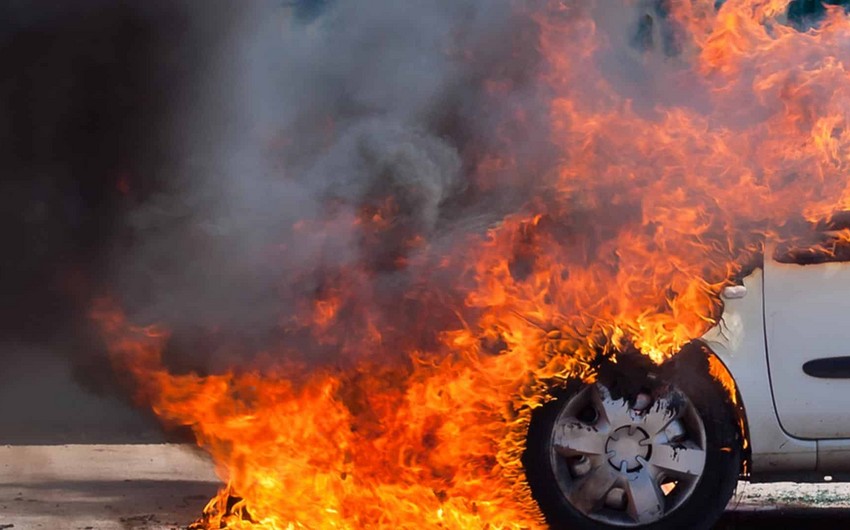 Balakəndə minik avtomobili yanıb, sürücü yanaraq ölüb