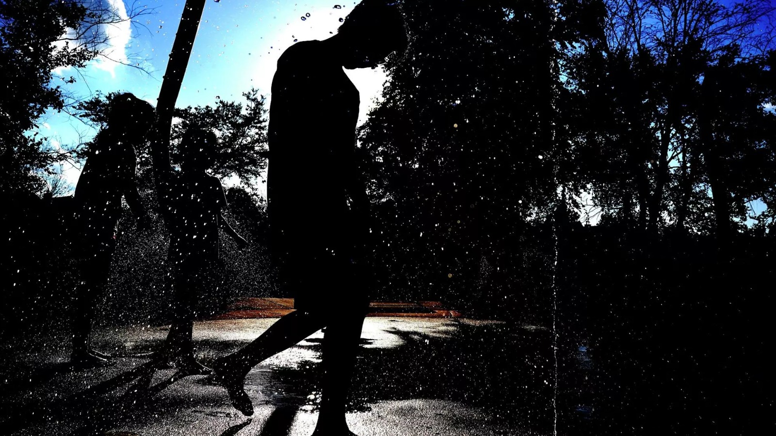 Fransada istilər nəticəsində 4 bölgədə qırmızı həyəcan vəziyyəti olacaq